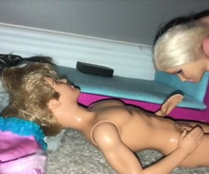 Barbie sin reservas fucks..